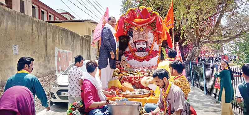 Magnificent Shobha Yatra of Khatu Shyam in Nahan City - Himtimes